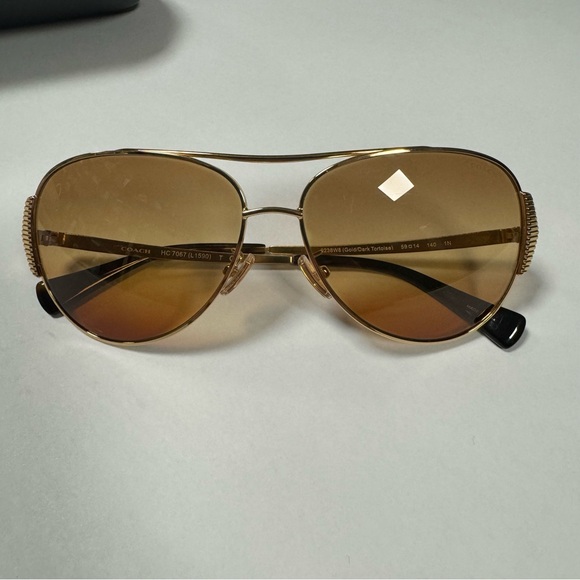 Coach Pilot Sunglasses Model: HC7067 - Picture 12 of 12